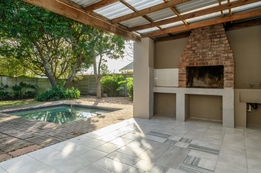 4 Bedroom Property for Sale in Framesby Eastern Cape